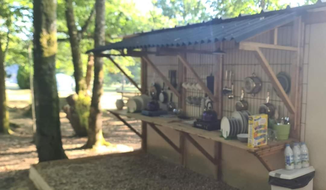 Camping Sous Les Belles Etoiles Peyrilhac Eksteriør bilde