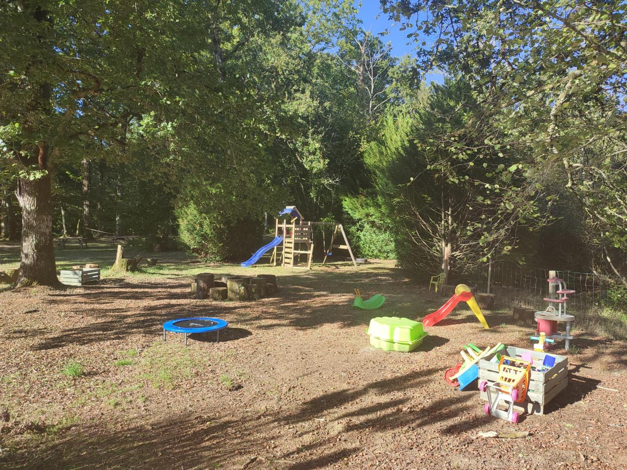 Camping Sous Les Belles Etoiles Peyrilhac Eksteriør bilde